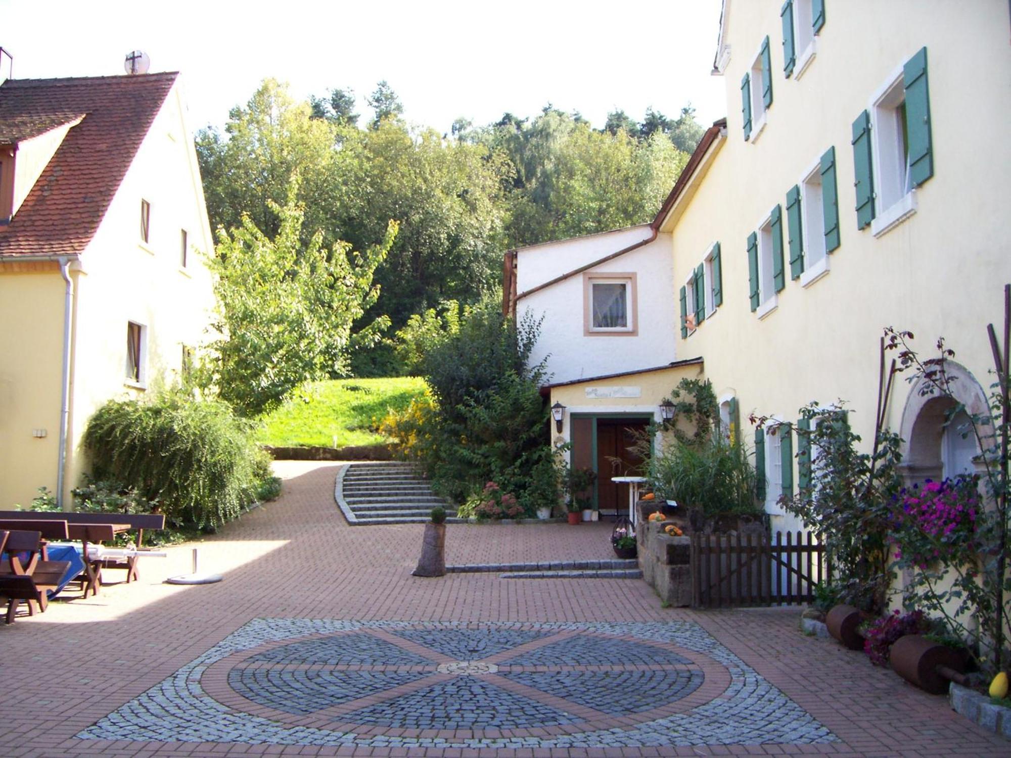 Landgasthof Gotzenmuehle Lichtenau  ภายนอก รูปภาพ